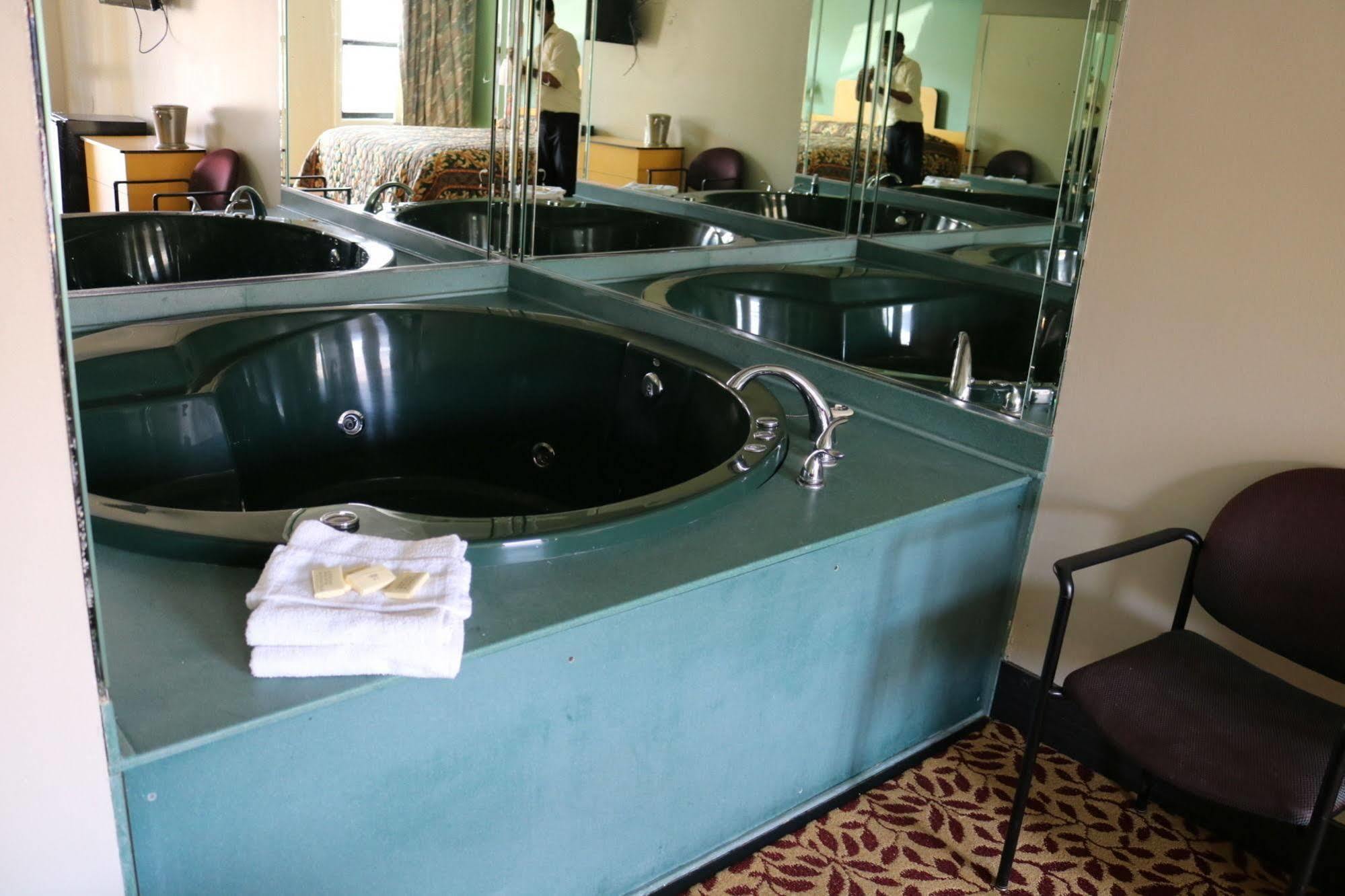 Miami Inn & Suites Oak Lawn Ngoại thất bức ảnh