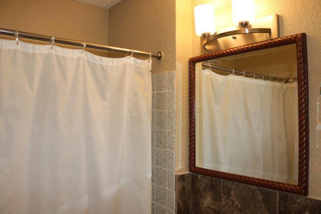 Miami Inn & Suites Oak Lawn Ngoại thất bức ảnh